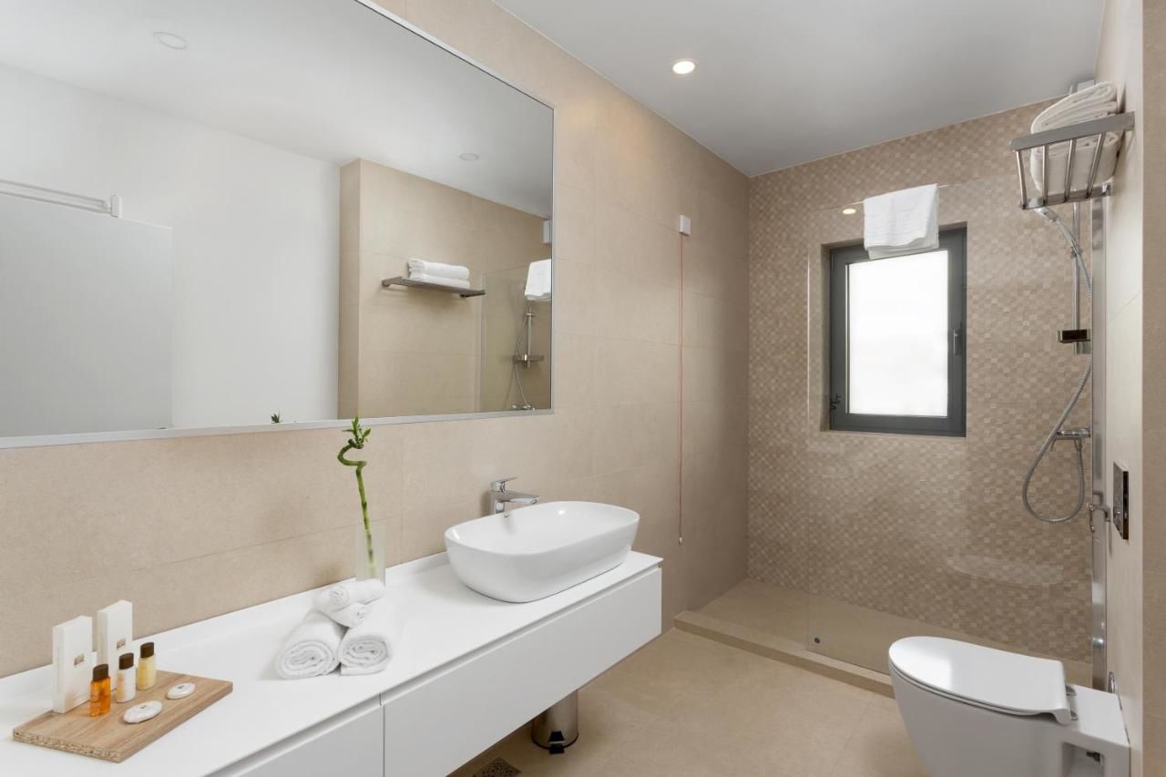 Отель Athina Suites Hotel Бухарест-13