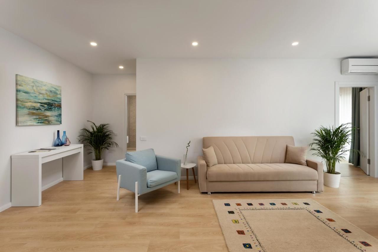 Отель Athina Suites Hotel Бухарест-18
