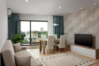 Отель Athina Suites Hotel Бухарест Семейный номер с балконом-13