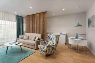 Отель Athina Suites Hotel Бухарест Двухместный номер с 1 кроватью и балконом-2
