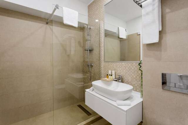 Отель Athina Suites Hotel Бухарест-35